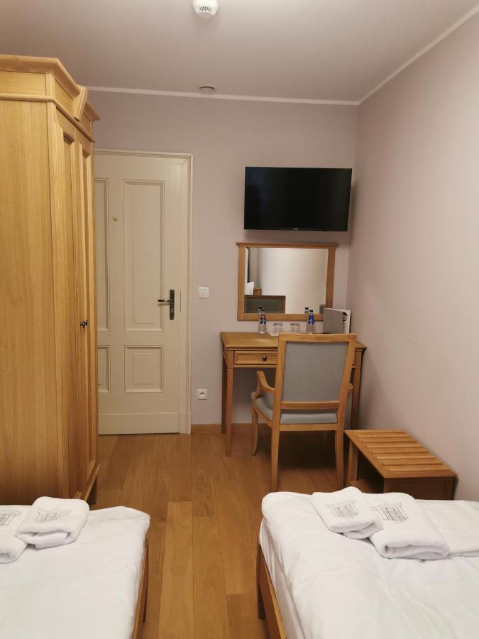 Kasztanowy Palac Swadzim Luaran gambar