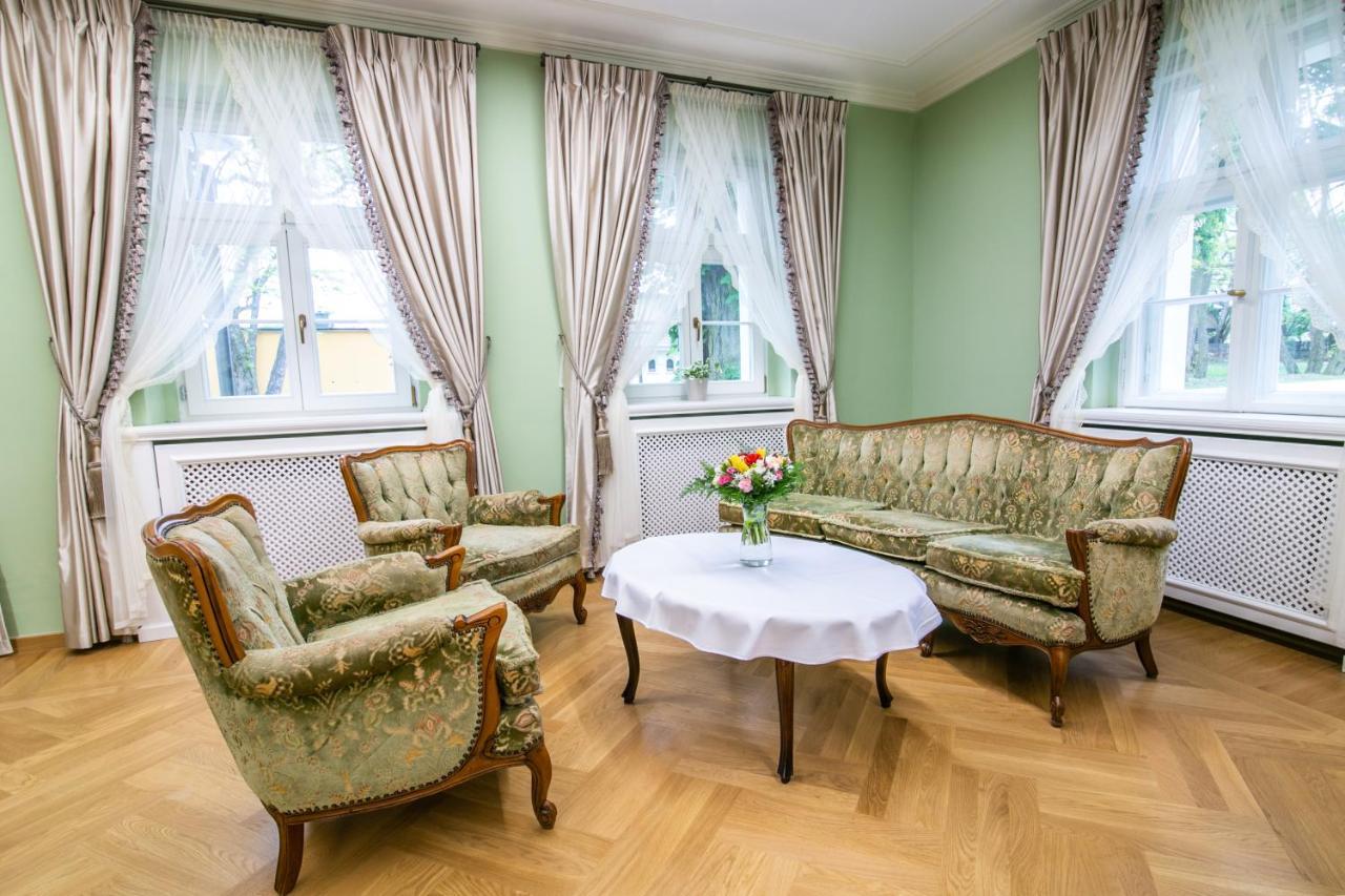 Kasztanowy Palac Swadzim Luaran gambar